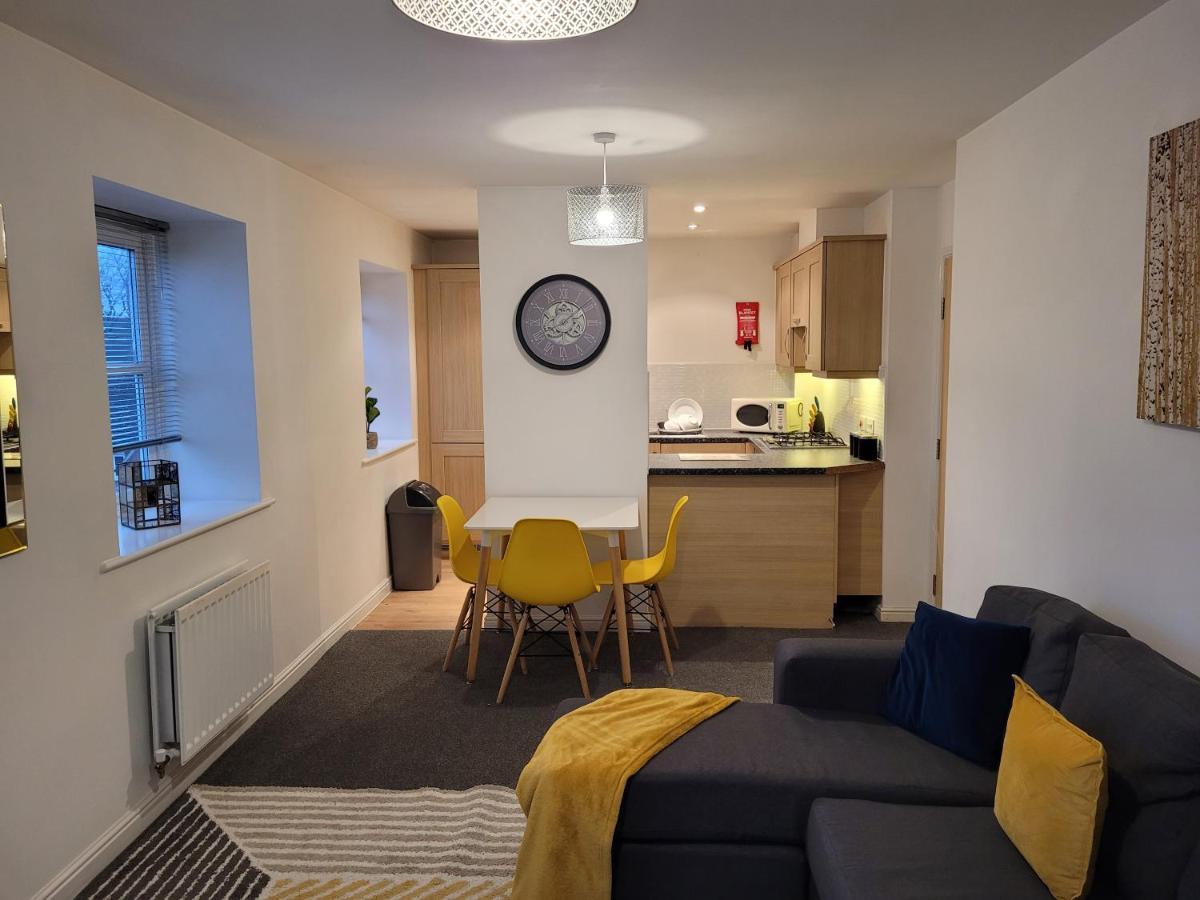 Catchpole Stays Abbey Field Apartment- A Lovely 2 Bed Apartment With Field Views Near Colchester Town Centre المظهر الخارجي الصورة