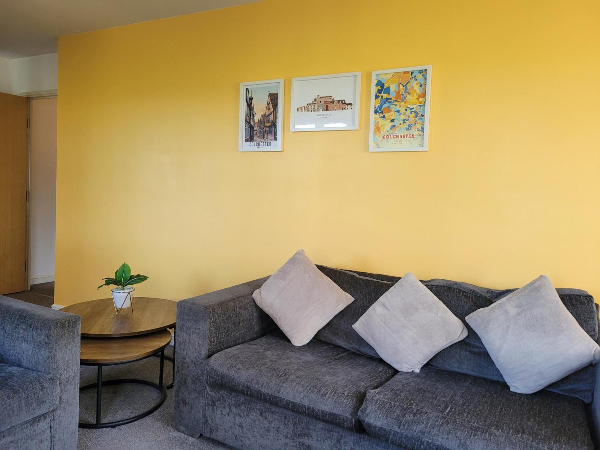 Catchpole Stays Abbey Field Apartment- A Lovely 2 Bed Apartment With Field Views Near Colchester Town Centre المظهر الخارجي الصورة